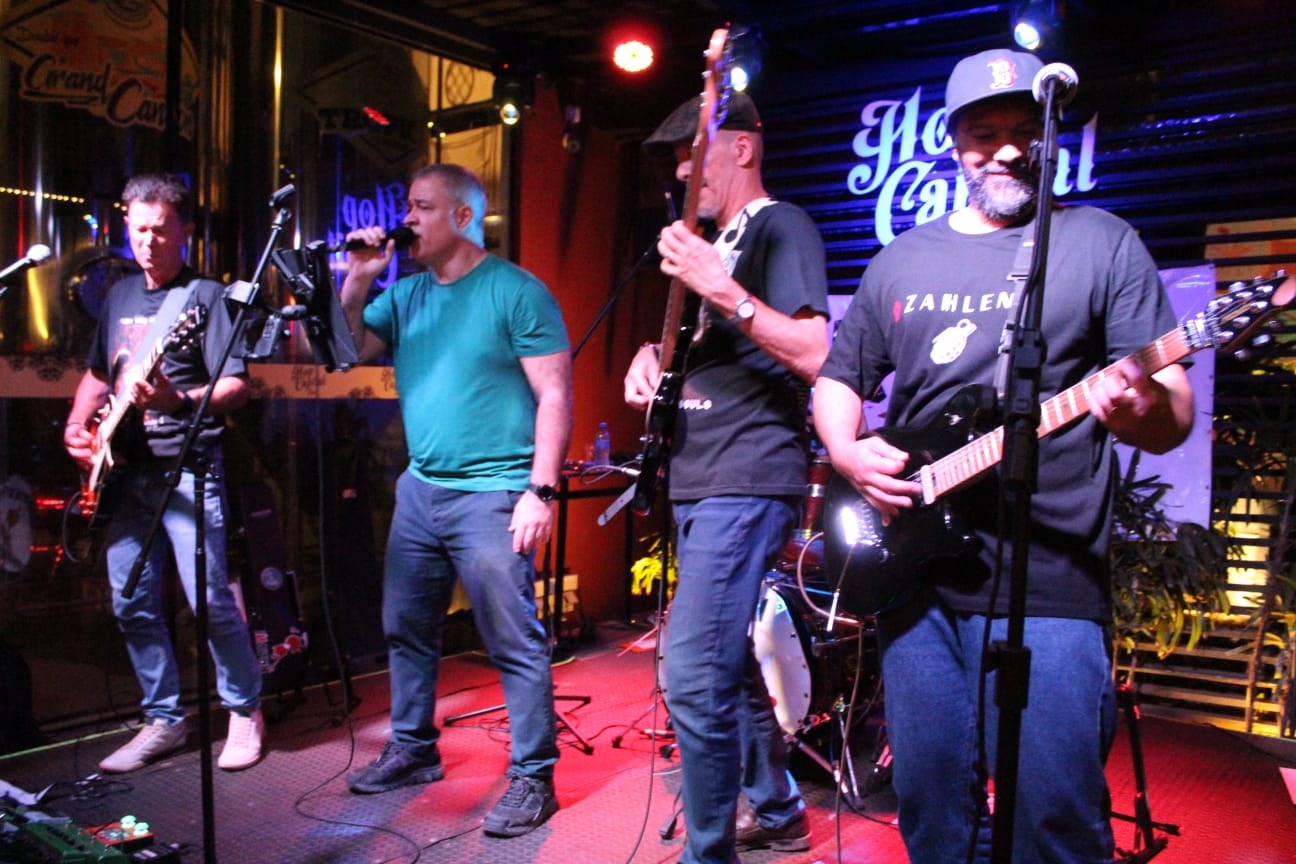 Banda Kravni em apresentação